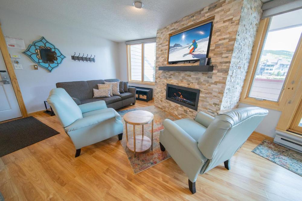 One-Bedroom Apartment with Balcony interior
